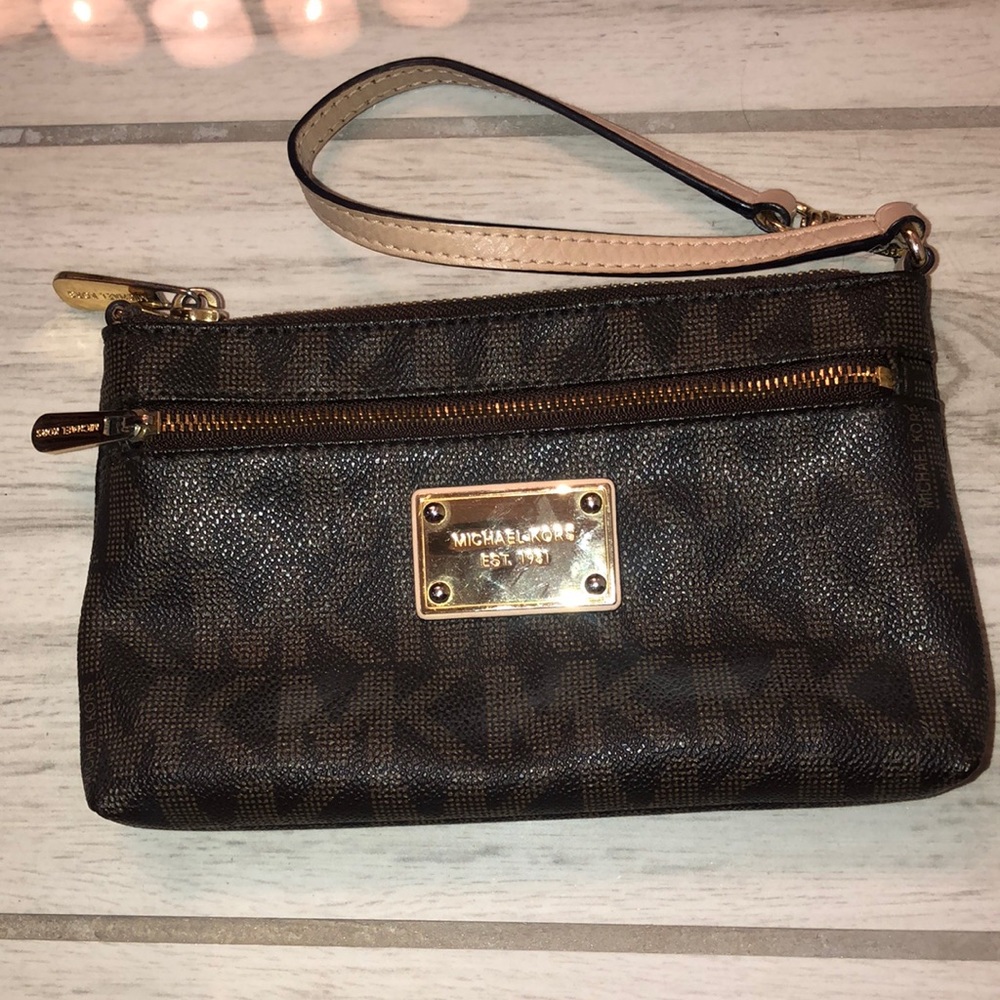 Michael Kors wristlet